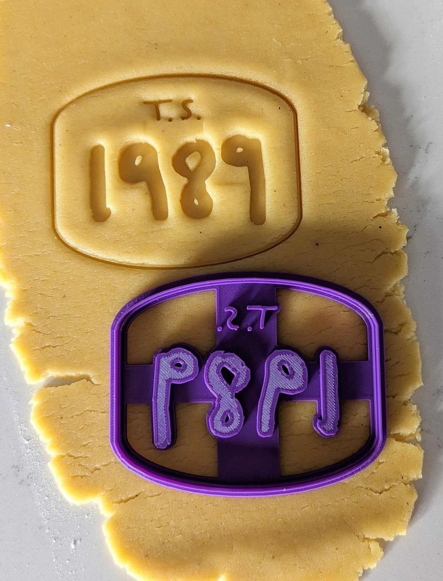 Taylor Swift 1989 cookie cutter